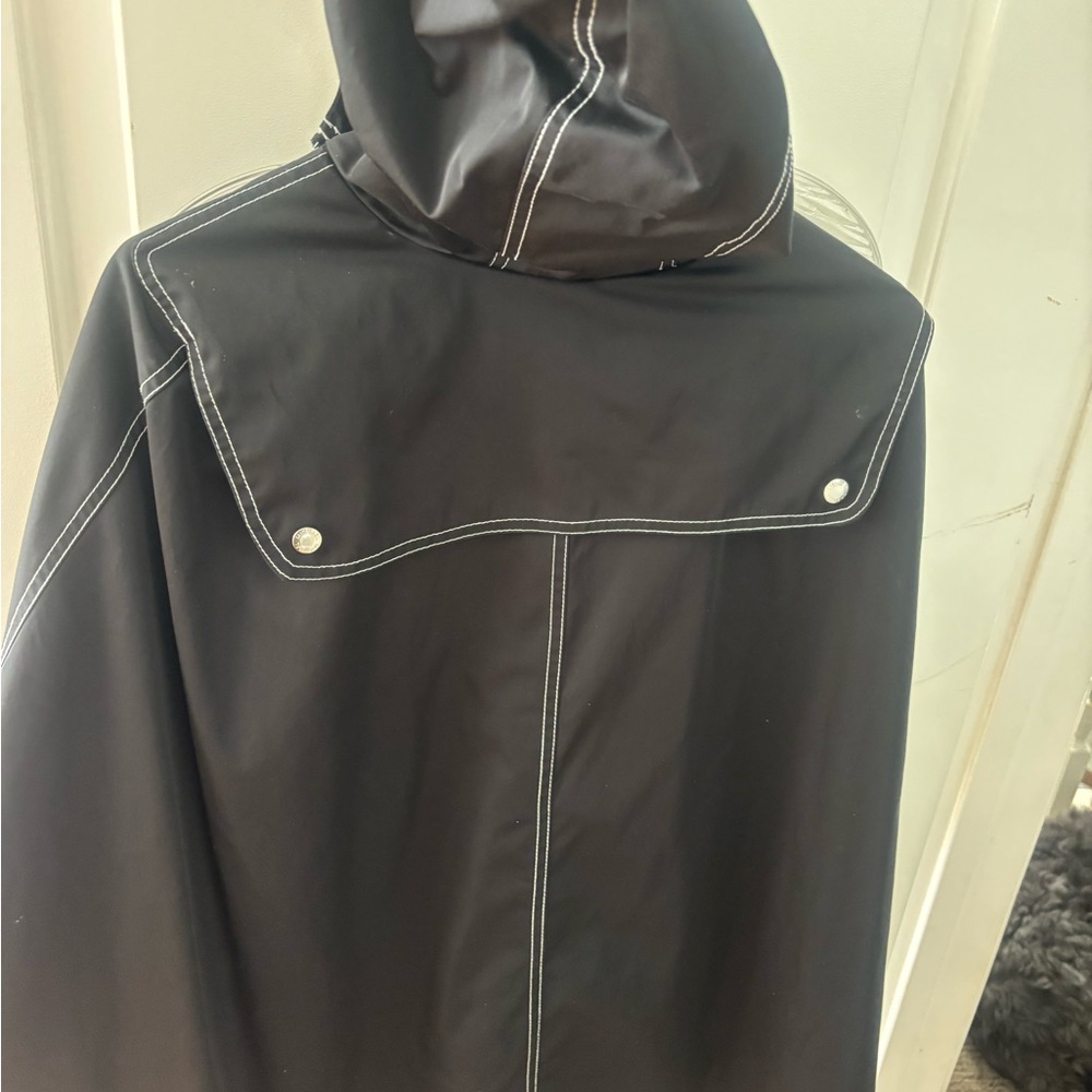 Michael Kors Black cape coat with White Accents and a hood - Picture 3 of 3